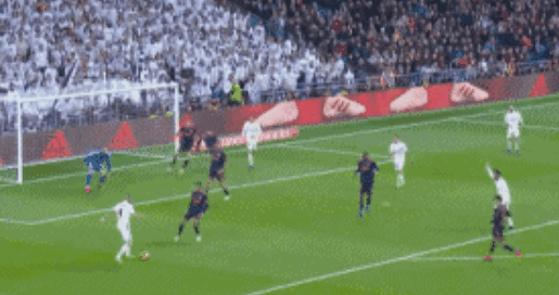 安东内拉偶遇网红街头采访：你是做什么工作的