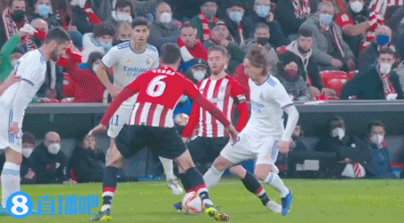 本赛季独行侠有11场比赛分差在个位数以内，排在联盟第二