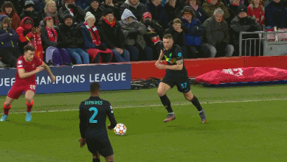 追平切尔西升英超第6！B费2射1传一战造2大神迹，曼联4-1复仇狼队