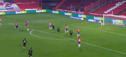 记者：纽卡一开始就计划先报价，曼联则打算先说服谢什科